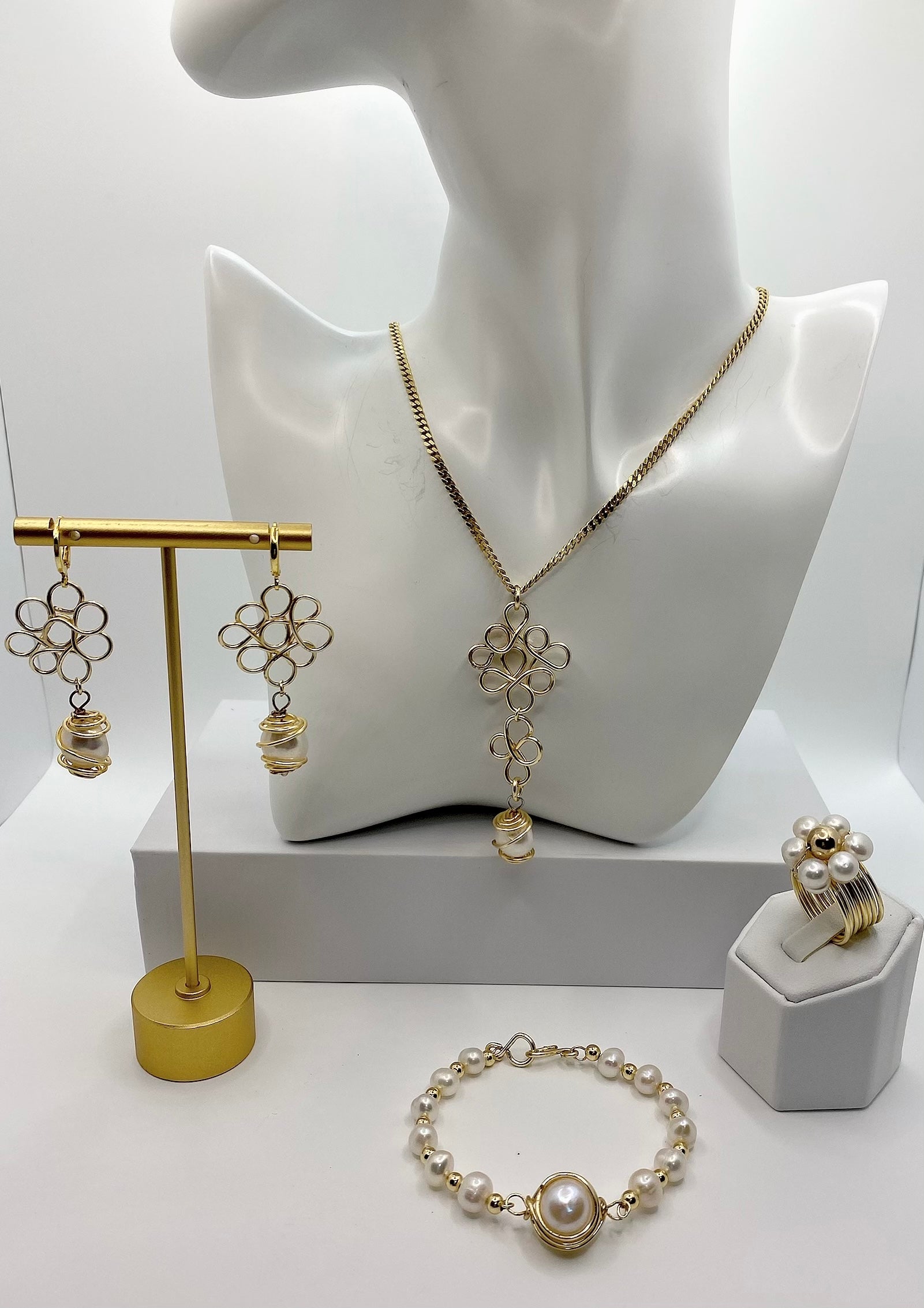 Toulouse Collection. Necklace
