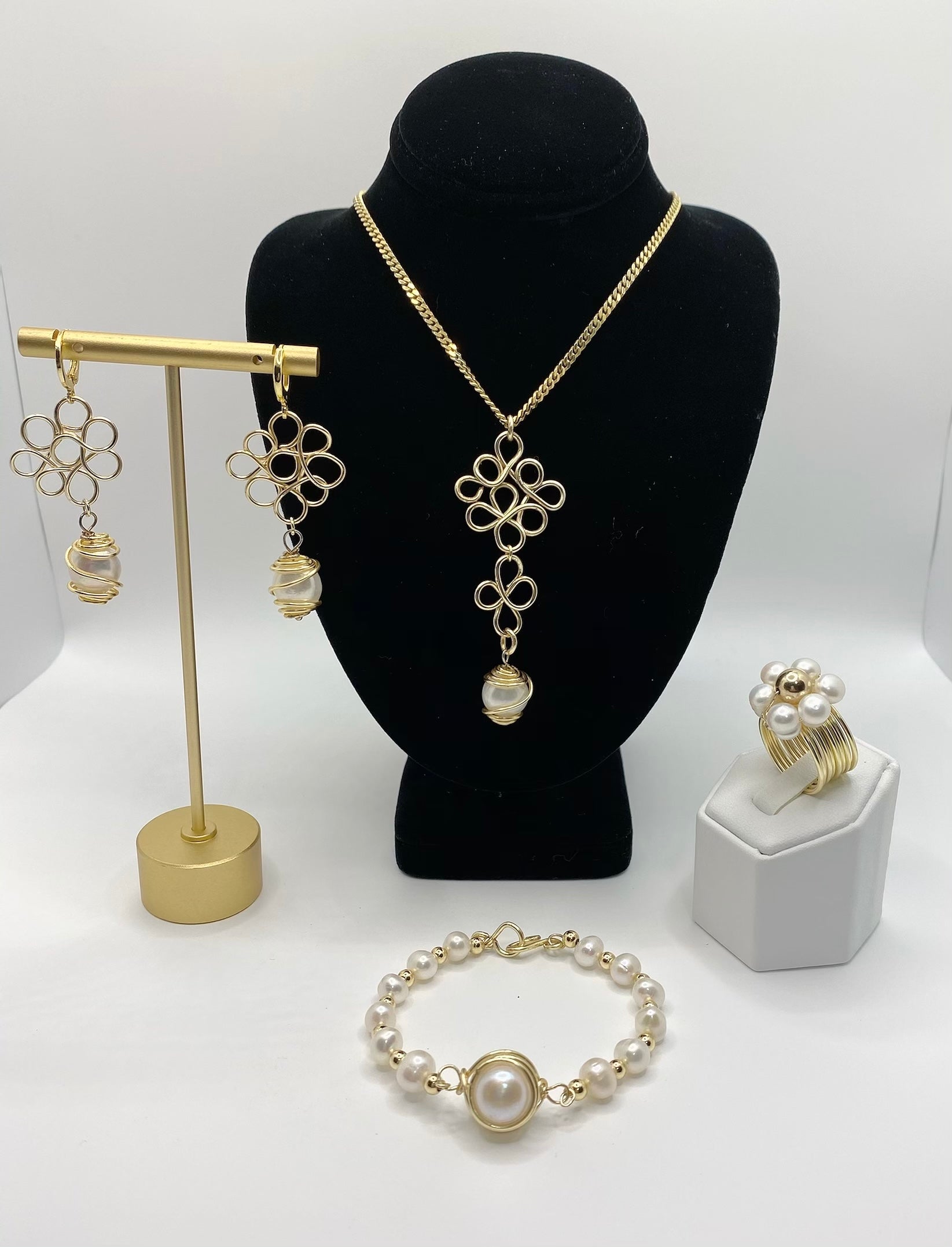 Toulouse Collection. Necklace